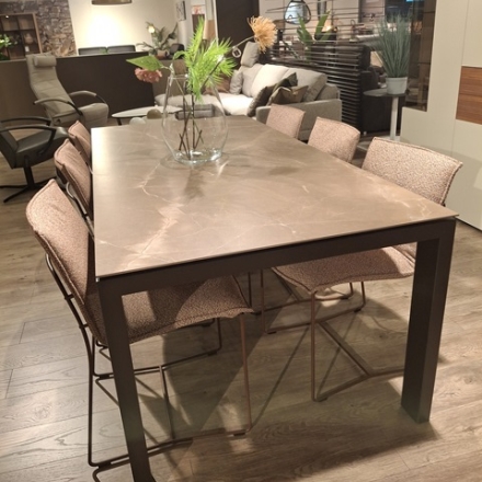 tables to love - outlet - makri