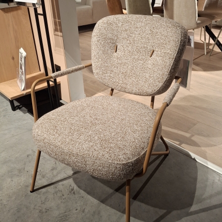 june - outlet - makri